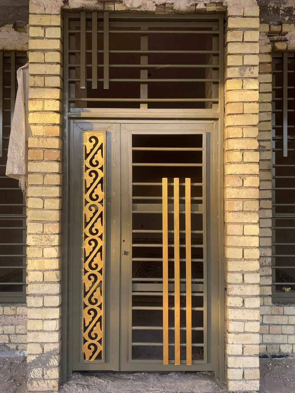 اخر اعمالنا صبغ حداديه مع تنضيف وسنفره للاستفسار مراسله الصفحه
اوللاتصال***********زين العابدين الصباغ
