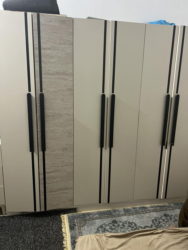 غرفه نوم جديده استعمال شهر لسبب الضروف أخذته 650. اريده 400 ت***********
