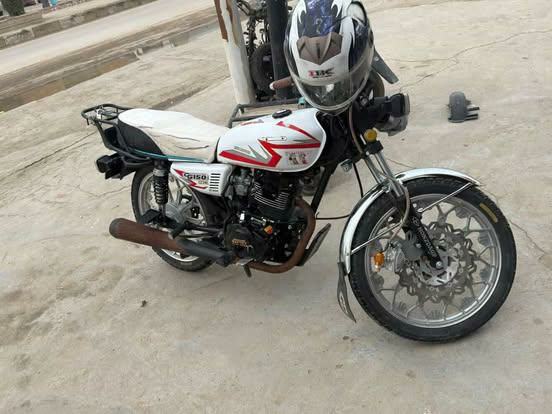 دراجه سافان موديل ٢٤ اوراق اصولي كفاله عامه 
اي نقص مابيها سلف هندر كهربائيات كامله مكينه ناعمه لا تنقص ولا تنضح دراجه جاهزه من كلشي شغل واطلع مكان بابل سعر ٧٠٠ وبيها مجال


**إذا كنت صاحب هذا الإعلان وتريد حذفه لأي سبب، رجاءا أرسل رسالة إلى الدعم الفني**