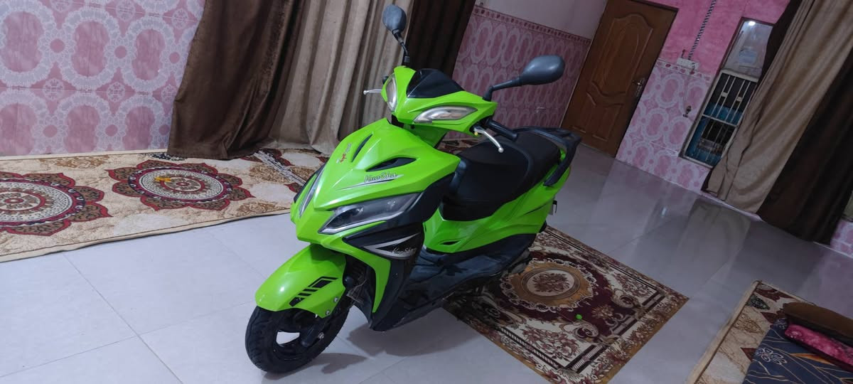 السلام عليكم دراجه جامبو موديل 2023 ماشيه 11 الف صارله 5 اشهر من طالعه من المعرض مكينه ما مفتوحه دراجه بلاديه ومابيها نقص شغاله سلف وهندر وكهربائيات كيجات بريكات مكفوله من كلشي السعر 425 وبيها مجال مستعجل على بيعته مكاني طويريج رقمي ***********
