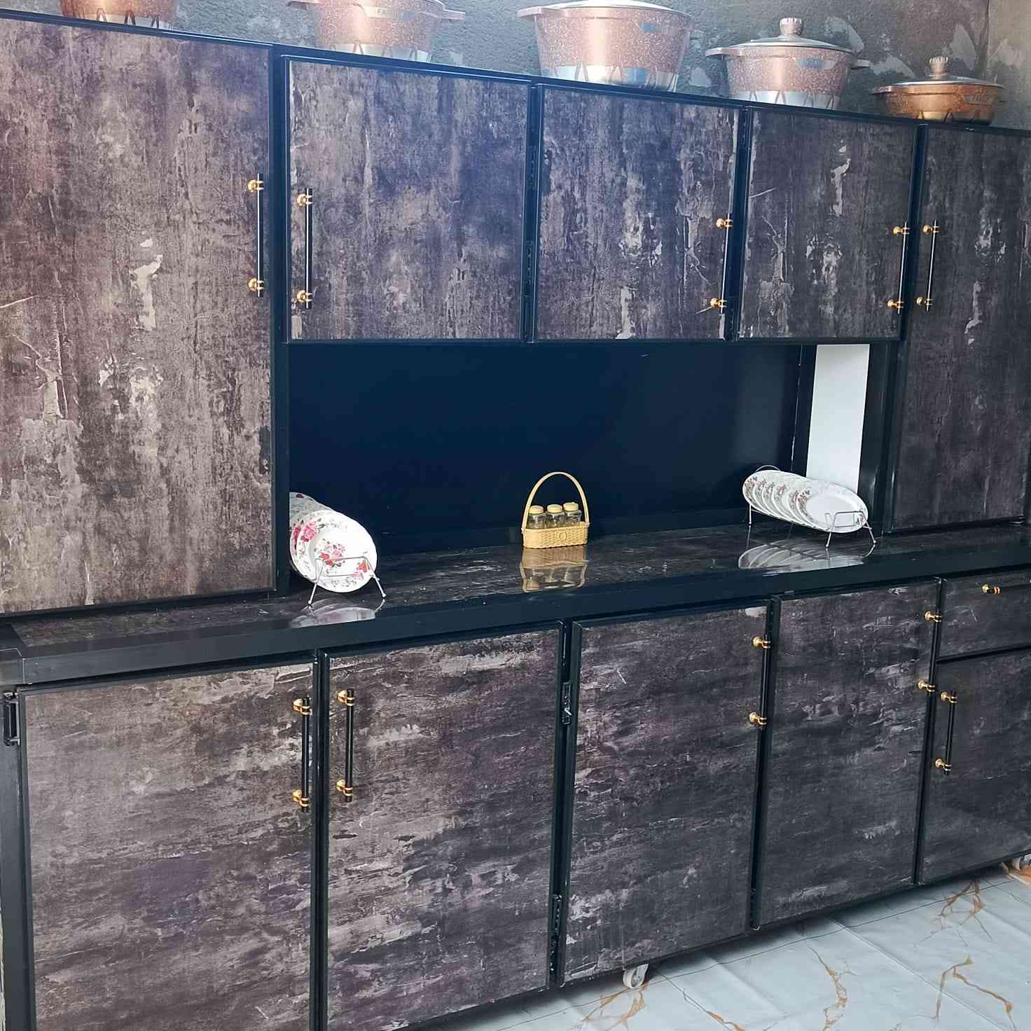 السلام عليكم كاونتر الله شاهد جديد اخذته مترين ونص رايده 450الف المكان بغداد ابو غريب حي الشهداء ***********
