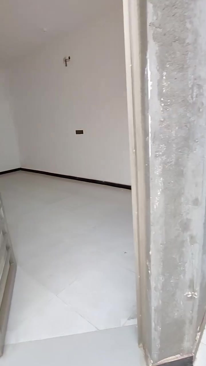 بيت للبيع خلف ملعب القديم البيت طابو زراعي مساحته 
100مربع غرفه وصاله واستقبال ومطبخ
 وصيحات خارجيه وداخلية

بناء البيت مسلح طابوك وتفاصيل بيت مثل ماواضح بتصوير 
...
السعر وباقي تفاصيل الاتصال او مراسلتنا على صفحه المكتب ***********
