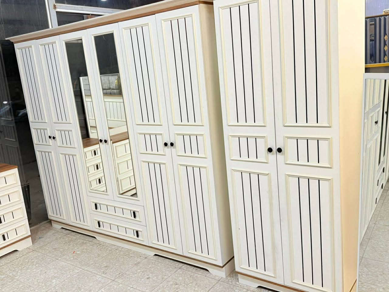 ✨ غرفة تركي 🇹🇷 تركي حديث اصلي 9قطع
نظام ابواب 
سرير مخزن عملي 
 قماش وتر بروف أصلي
✨ نظافة 95 /💯
السعر  / مليون و150 
 شد ونقل مجاني داخل بغداد
توصيل للمحافظات بأسعار رمزية


**إذا كنت صاحب هذا الإعلان وتريد حذفه لأي سبب، رجاءا أرسل رسالة إلى الدعم الفني**