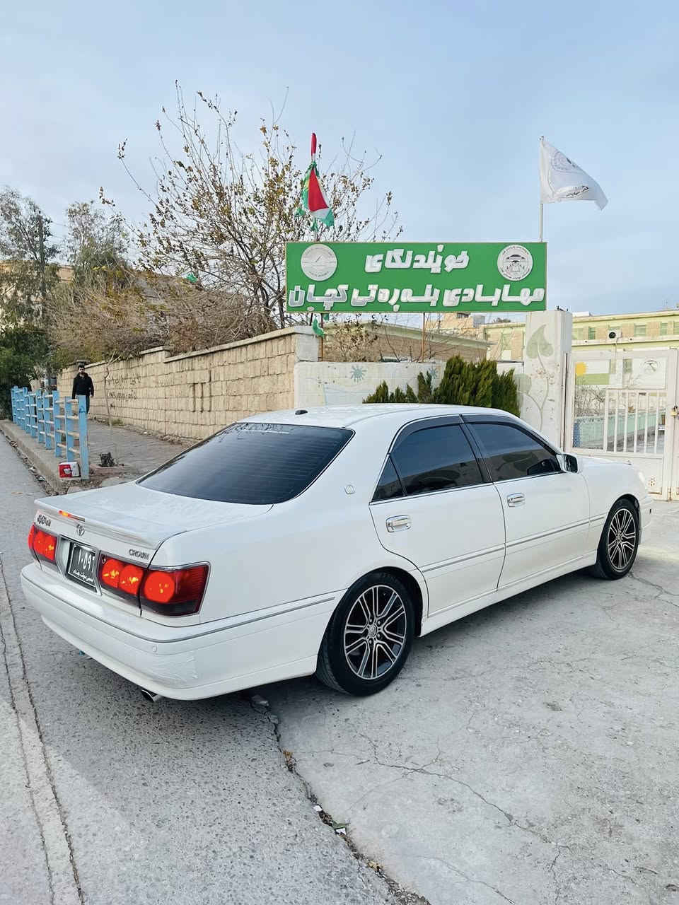 براوه بيلاد2003مه كينه ديفؤري 175 گه وره مواسفات فوله به س سلايد نييه كوشن جلده سلاجه يه مه ر كه زي په رده كاربا سوكان كاربا ٤ كوشن كاربا سوكان ڤؤليؤم ده بل شاشه الكترؤني ده شبول نجف لايدي پيشي عه ده سه يه پشتي عيونه كامل سپؤرت و جوانكاري كراوه بريكي به ستراوه هه موو گياني ايشه كات و به شه رت ده بله كاني سپؤرت و كاربايه به شه رتي گيرو مه كينه و تبريد سحري ٤٢ گه لاو معامه له ***********
