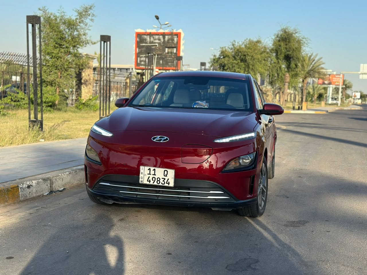 السلام عليكم كونا كهرباء بالكامل 2023 وارد امريكي فول كهرباء تشتغل على الشحن كهرباء فقط بدون بنزين وبدون دهن محرك 
بطارية ليثيوم حجم الكبير 64K كيلو واط الشحنه الواحده يمشيها حوالي 500 كيلو متر سياره نشطه وخصوصا بالتسارع
حادثه باب خلفي صبغ  
الايرباك : الاستيرن فقط
1.كيجات دجيتل
2. تحديد مسار
3. شاشه
4.ويل كب كروم
5. كشنات تدفئة
6. تحكم
7.نظام سبورت + عادي + ايكو
8.رادارت جانبيه
9. بصمه
10. هيترات بالكشنات
11.كشنات كهرباء
12. هندبريك بصمه
13. بصمة ابواب
14. تشغيل عن بعد
15.رادار امامي وخلفي
16. كير دكم
17. توقف ذاتي
18. مثبت سرعه
19. مانع انزلاق
20. شفتات تحكم سرعه تفاعلي
21. شاحن USB و لاسلكي
auto hold 
***********
