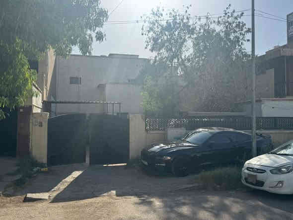 للبيع دار ٦٠٠ م في الحارثيه خلف شارع الكندي موقع مميز يصلح تجاري او بنايه او كراج 

للاستفسار العقاري حيدر الموسوي ***********

مكتب الدار الذهبي خلف جامع بلال قرب اعداديه الصناعه
