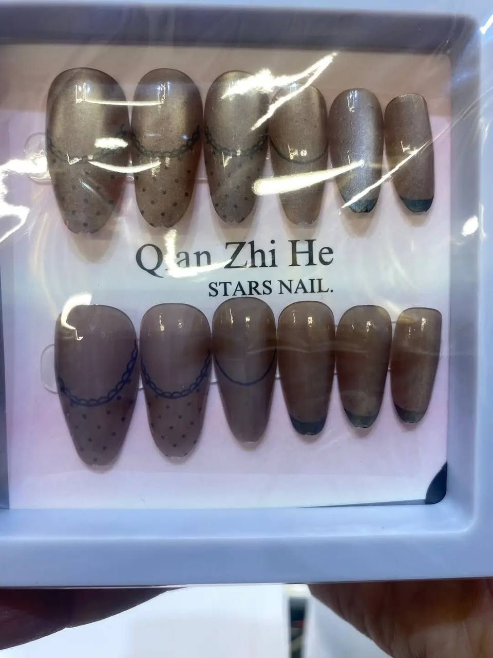 اضافر اللوان جميلة امواج بعدة أشكال واللوان العنوان الكوت شارع الأطباء فرع صيدلية بيروت اكسسوارات النبأ#واتساب*********** خدمة توصيل 🏎️ لكافة انحاء 🇮🇶 العراق
