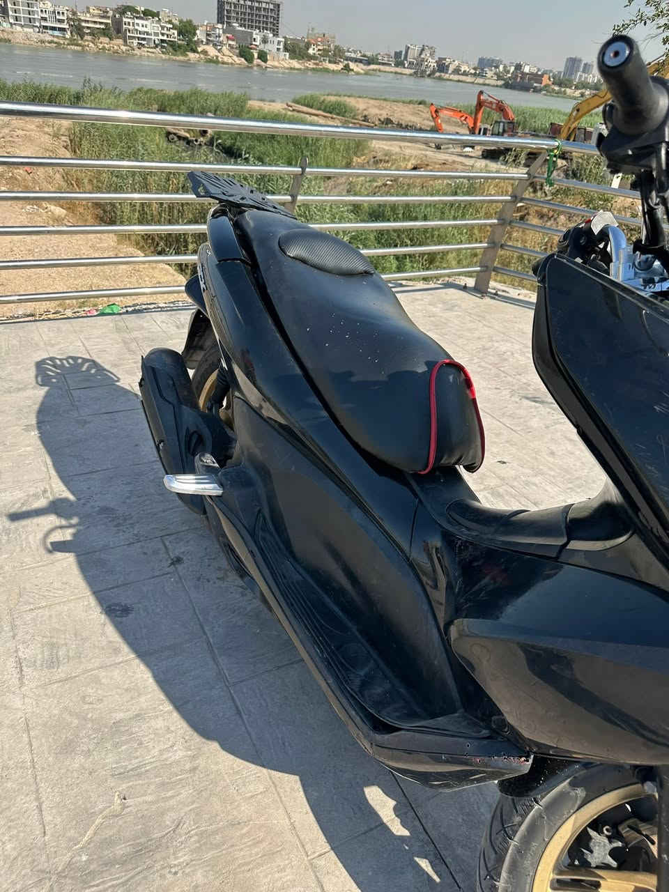 السلام عليكم 
بيسي اكس psx
جيل اول وارد يابان 
مكينة150cc 
تدفأة يدات 
منضومه زنون 
كاسحه 
دراجه شوفه عينك نضافتها 
شلعه معدل اتشلع تبليط 
السعر 1300
اتصال فقط رصيد ***********
