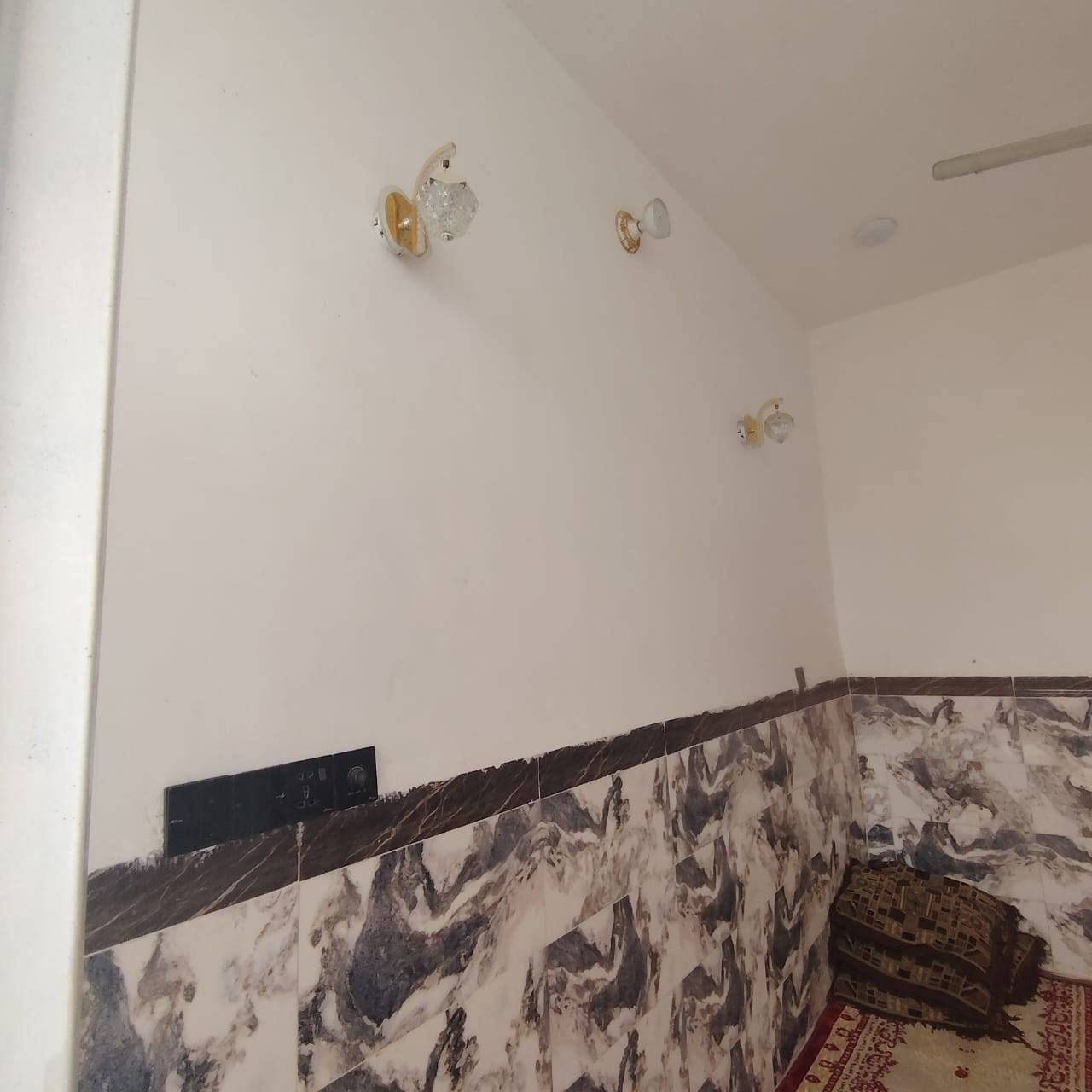 يالله يعلن_مكتب_الخليج_للعقار
بيت للبيع طابو زراعي سند 25 في النجف –

مقابيل ملحق  قرية الغدير 🏡عامود 327 شارع لمطار 
السعر 💵26 مليون وبيه مجال 

الاتصال *********** واتساب 

📏 المساحة: 100  متر 

🏗️ البناء: طابوك 

🏠 الأساس والسقف: صب  كونكريت

مواصفات البيت:

✅ غرفه نوم 🛏️

✅ صالة 🛋️

✅ مطبخ 🍽️

✅ صحيات 🚿

✅استقبال 

عنوان مكتب الكفيل  مقابل عامود 327 شارع لمطار صب 

الستفسار ***********
