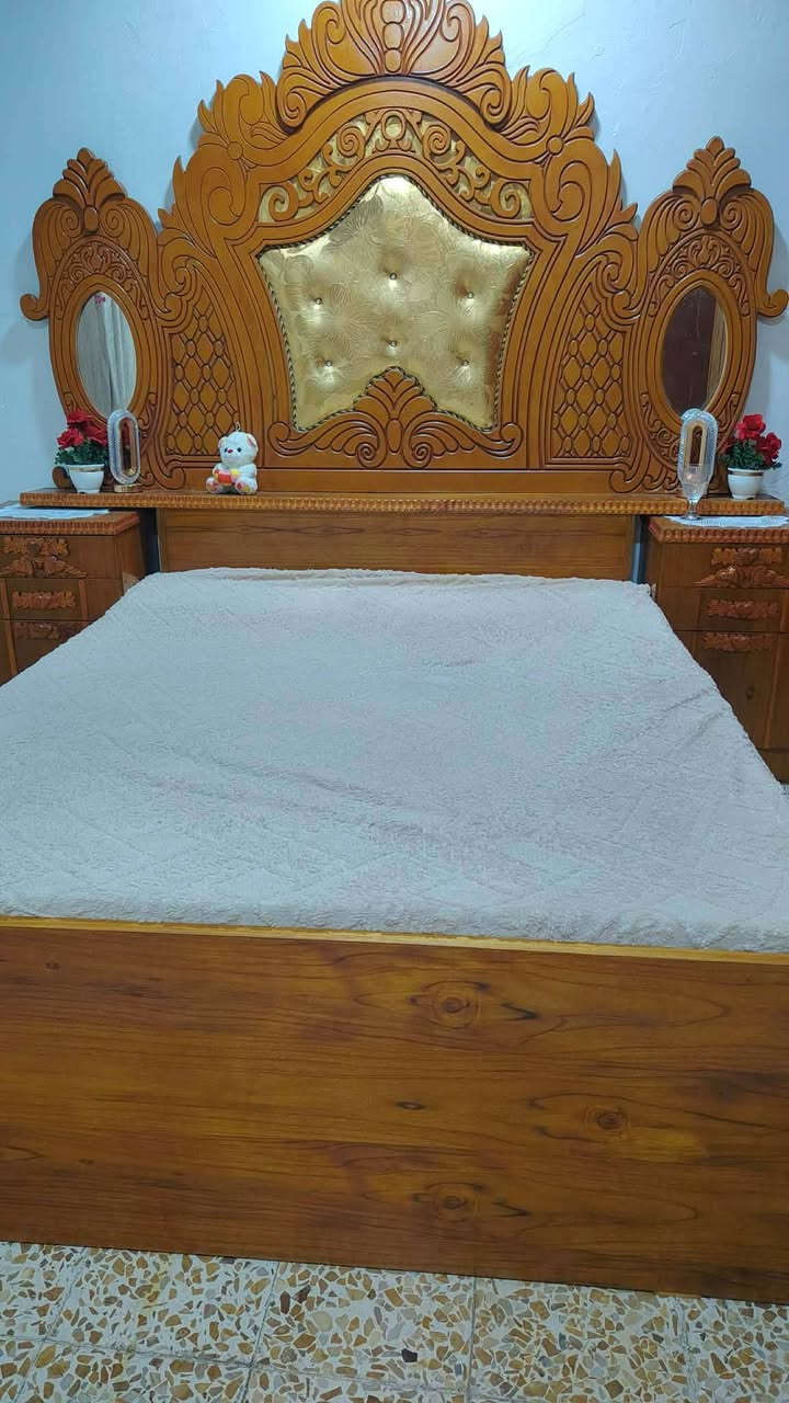 للبيع غرفه نوم نضيف ما بيها اي شي مع دواشك هديه سعرو ٨٠٠ الف بيها مجال عنوان موصل حي سماح


**إذا كنت صاحب هذا الإعلان وتريد حذفه لأي سبب، رجاءا أرسل رسالة إلى الدعم الفني**