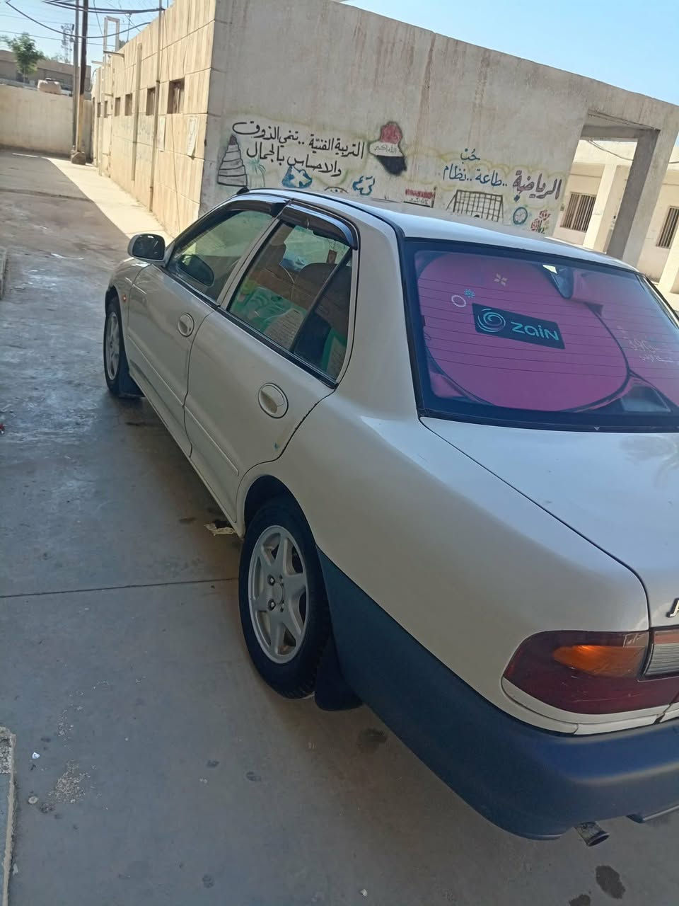 السلام عليكم
بروتون ويرا موديل2004 كير اوتو محرك كابريتر تبريد عاطل رقم بغدادالسنوية نافذه صالها سنه  تحويل مباشر صدر جديد غرفة نظيفة كشنات دوشمه جديده ارضيه جلد ضربه الجاملغ الخلفي بدون دواخل ضربه صطحيه  ….السياره حلوه وناعمه 
العنوان بغداد الراشديه 
السعر 53وبيها مجال شي بسيط 
رقم الهاتف ***********
