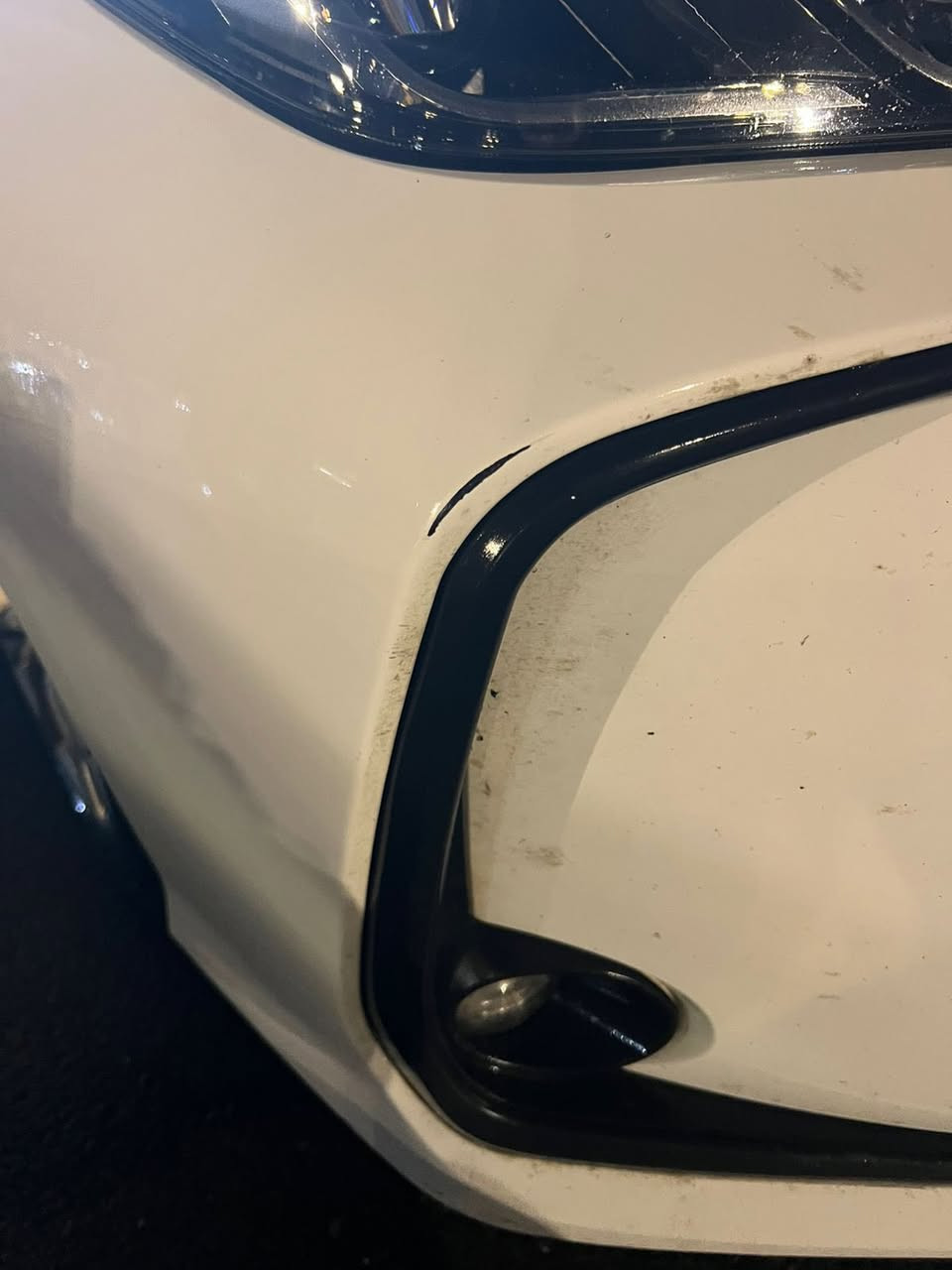 السلام عليكم
للبيع تويوتا كورلا هايبرد موديل 2024

فول مواصفات HEV الشكل الخليجي  رقم بغداد تحويل مباشر  ماشيه 54 الف.   
 
مكفوله من الصبغ بيه رصعه بالجاملغ وشويه شخط صغير على كد اصبع  
                                                                                     
السعر 142  

للاتصال ***********

مكان السياره بغداد / الزعفرانيه
