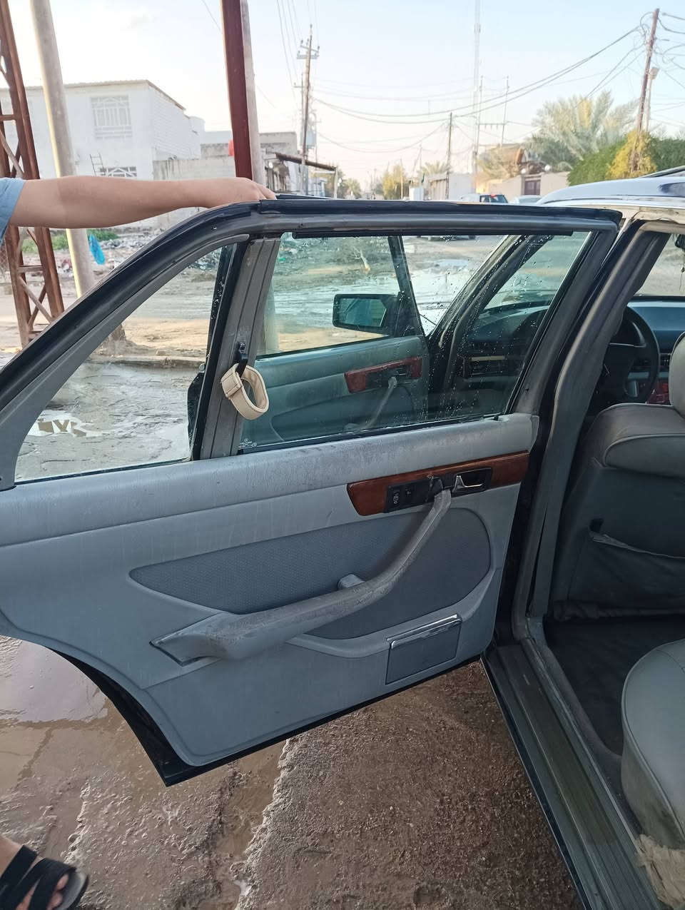 سلام عليكم.
(للبيع و المراوس)(بهبهان)

مرسيدس رئاسي 
موديل 90 باب طويل.

مكينه محور (رأس الثور) vvt
محرك 3000.

كشنات كهربائي اربعتهن (الكدام والي وره)
فتحه قماره.

منظومه زنون كامله . 

تخم تأير جديد.

(مداور ثاني يوم)

.
السياره جاهزه ومرتبه.
المكان :النجف الاشرف.


**إذا كنت صاحب هذا الإعلان وتريد حذفه لأي سبب، رجاءا أرسل رسالة إلى الدعم الفني**