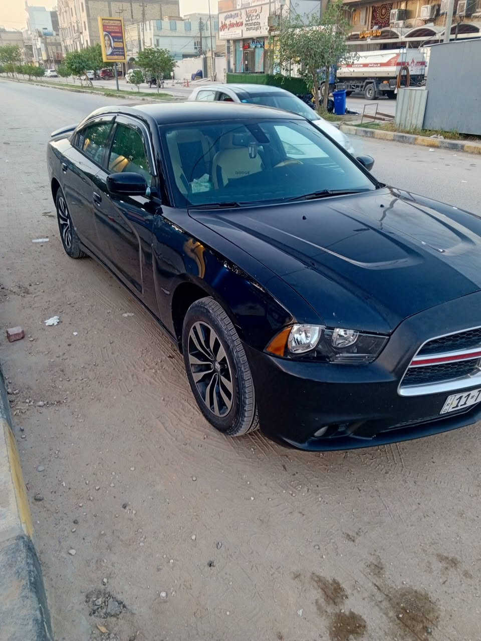 جارجر 2014 كندي رقم بغداد تو ويل مكينه 3600 بيها بنيد مبدل بل عراق أصلي مكانها واسط سعرها 148 وبيها مجال ***********
