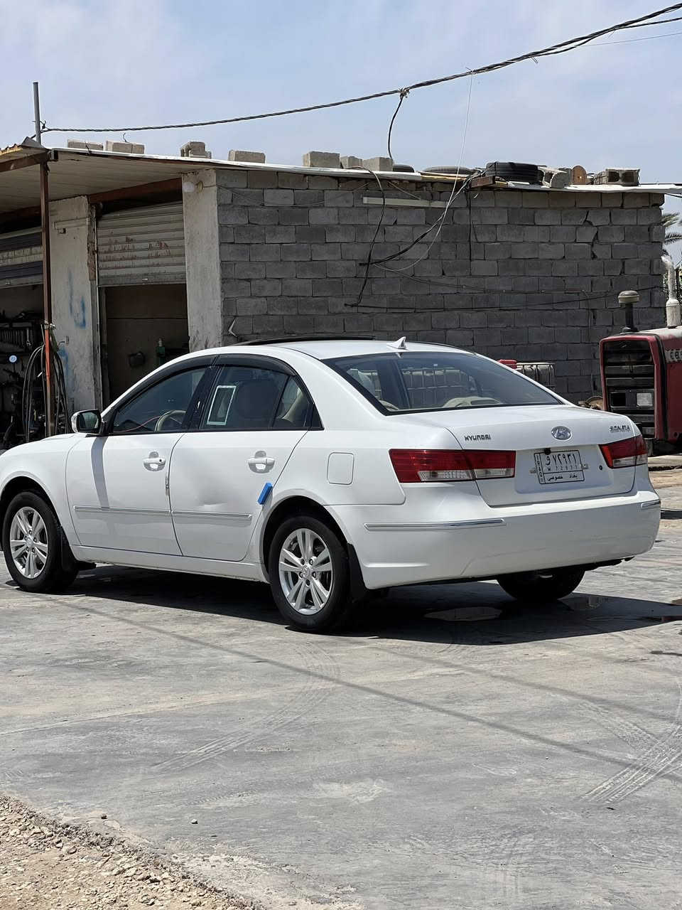 سوناتا 2010 خليجي مكينه 2400  بيها جاملغ وباب عكس السايق فول مواصفات السعر 118 وبيها مجال حك الجيه ***********.  ***********
