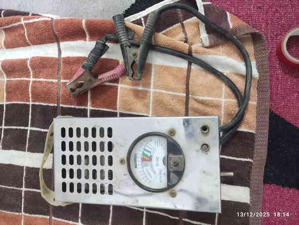 السلام عليكم 
شاحنة بطاريات 12V ب65 وبيها مجال
فاحص بطاريات 12V ب15 وبي مجال
ثنينهن ب75
العنوان: نهاوند شارع 20.
رقم: ***********. عمارة
