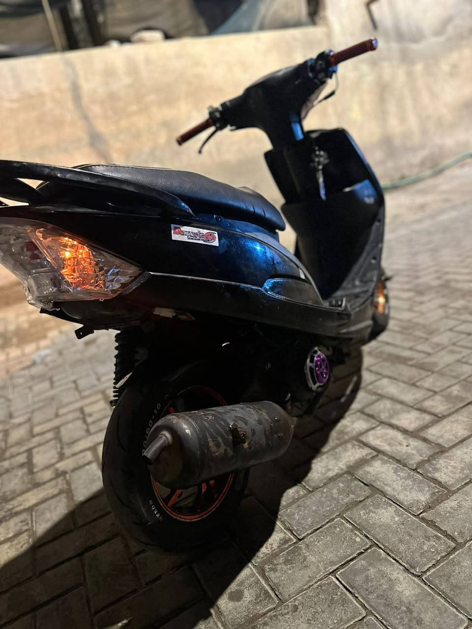 سلام عليكم
دراجه ماكس عدل بوشه ٤٩مفتوحه كلشي شغال بيه كهربائي بيه تزويد صدر رياضي عقل رياضي 
قبق فلاوين قطره دهن ستان نص 

للاستفسار 
***********
