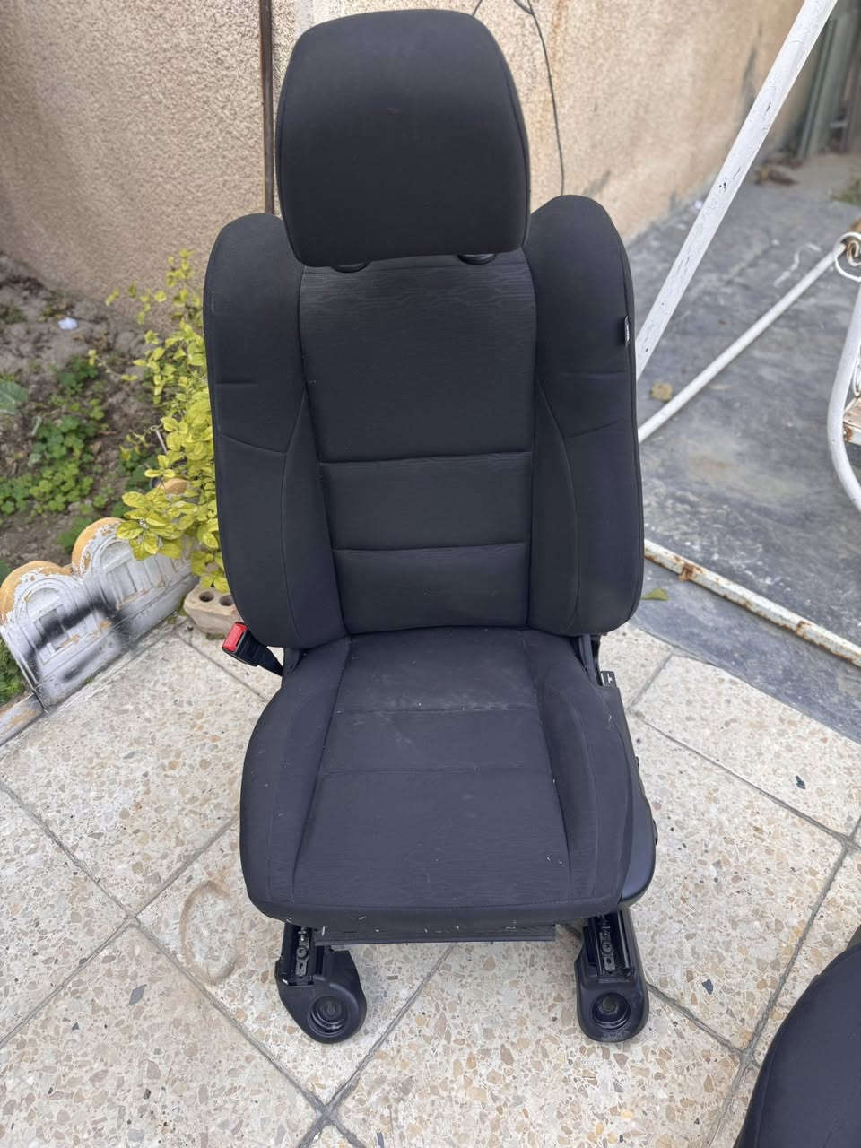 مقاعد إماميه دورنكو 2024 بعده بالحالة الوكاله سعره 175$ وبيه مجال بسيط مكاني بغداد
***********
