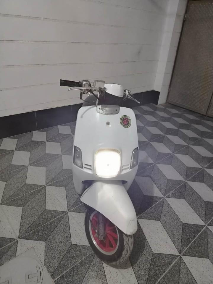 سلام عليكم دراجة بوليس موديل٢٠٠٨ دراجة مكفولة من كلشي سلف هندر لايت زنون عالي ناصي اشاير كلجات رياضي مكينة بلادية ويالة رياضي سعرها ٥٠٠وبيهامجالً حك جية مكاني ديالى خالص هبهب او مراوس حسب لقناعة ***********
