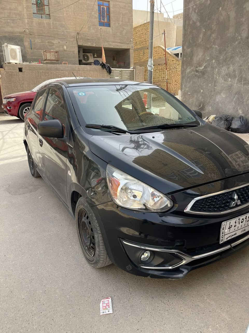 ميتسوبوشي ميراج ياباني 2017
وارد امريكي بيهه 3 قطع صبغ جاملغ وباب جهة السايق و باب خلفي عكس السايق بدون اي ضربه قويه بدون دواخل 
سياره اقتصاديه كلش و مال داخل محرك 1300 وبيهه نظام ايكو رقمهه بغداد بأسمي
شاشه كبيره تبريد تدفئه كله شغال ماشيه بس 50 الف  تخم تاير جديد باتري جديد دسكات جدد عوزهه حداديه سعر السياره 75 ورقه و بيهه مجال
رقم الشاصي ML32A3HJ0HH008149
المكان الناصريه مركز ***********
