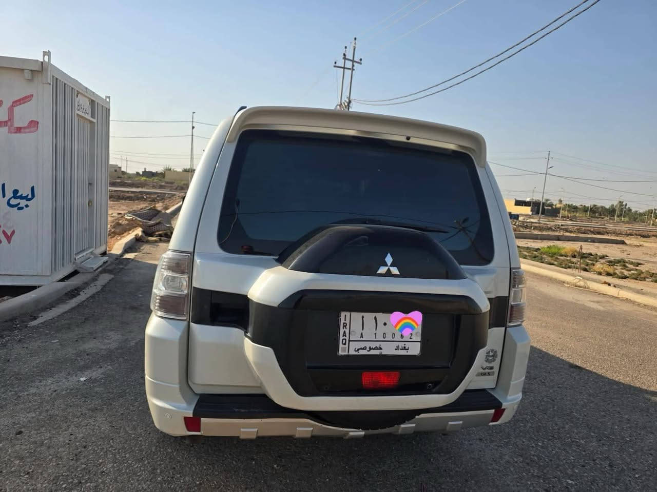 السلام عليكم..
باجيرو خليجية مكفوله جديده محرك كير تخم تايرات قبل يومين شديتهن باتري جديد مسويلهه ادامه مسطرة بخاخات انسه صرف بانزين تخم بلكات فيت بم جديد تخم ارضيات وبردات كويتيه ما عايزه الف رقم بغداد الماني ماشية 80الف وقابل للزيادة
السعر 185  وبيه مجال 
عنوانه ديوانية المركز  *********** غير متواجد اتصل بيك خير وتدلل وموجود واتساب ايضاً
