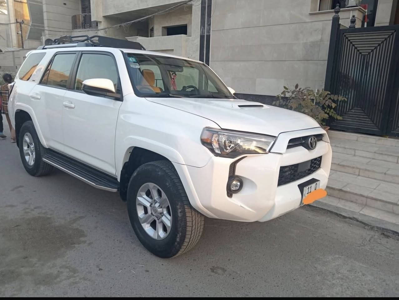 السلام عليكم ورحمة الله وبركاته
فور رنر لون ابيض صدفي Sr5 موديل ٢٠٢٢ 

كير محرك v6  مكفول كفالة بلادي 

تبريد ثلاجة

رادار امامي

بصمة ابواب بصمة تشغيل 

فول تحكم ستيرن جهتين وتدفئة بالستيرن

شاشة كبيرة مع كامرا دوارة

نظام تحديد مسار 

نظام مانع انزلاق

٣ أنظمة قيادة ايكو ، نورمال ، سبورت

كشنات كهرباء، 5راكب 

السيارة ماشية 43

تشغيل عن بعد 

اخوان حادث السيارة خفيف جاملغ وبنيد

السيارة  رقمها بغداد الرقم الجديد بأسمي شخصيا

 سعرها ٢65 وبيها مجال كلش بسيط 

وما اعتقد اكو هيج موديل بهيج حادث بدون شاصي مع الرقم بهيج سعر***********
