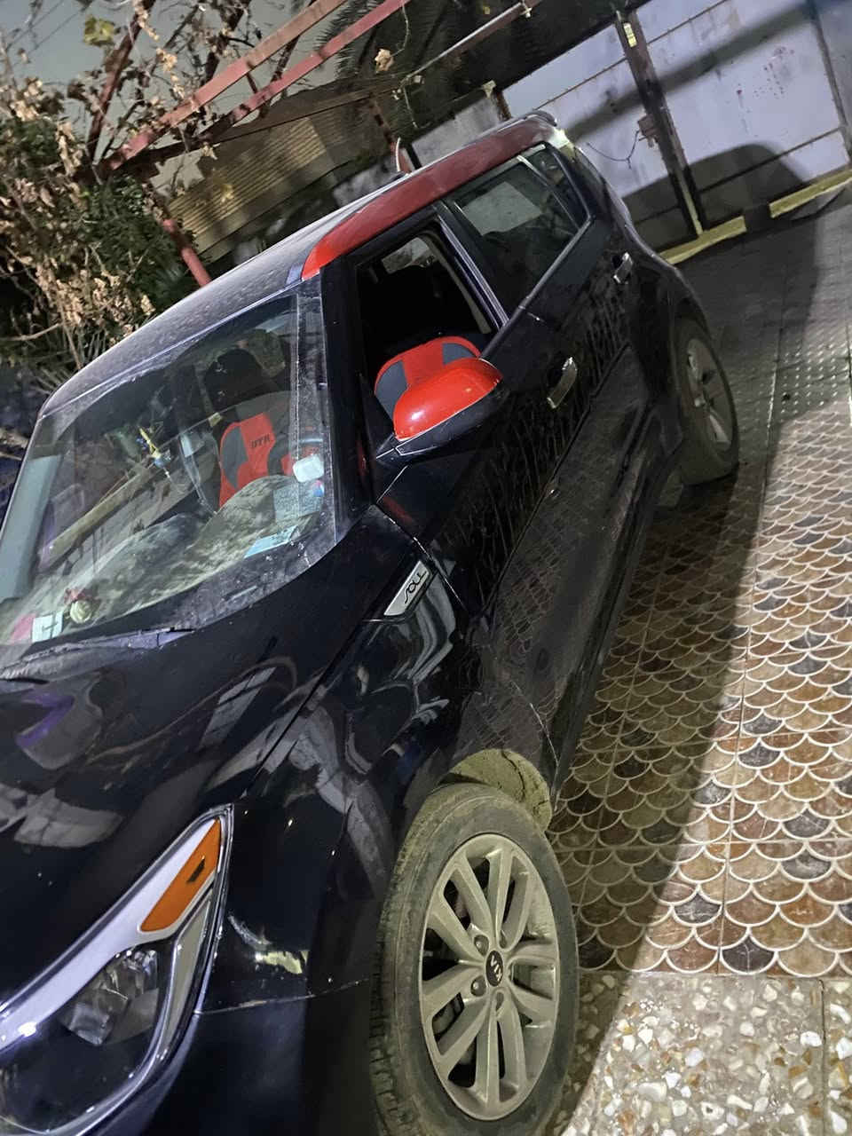 السلام عليكم كيا سول  ٢٠١٧ مكينه ٢٠٠٠ 
بيه جاملغ وبنيد بدون دواخل  هزه جديده والسنويه جديده مشروع وطني 
***********
