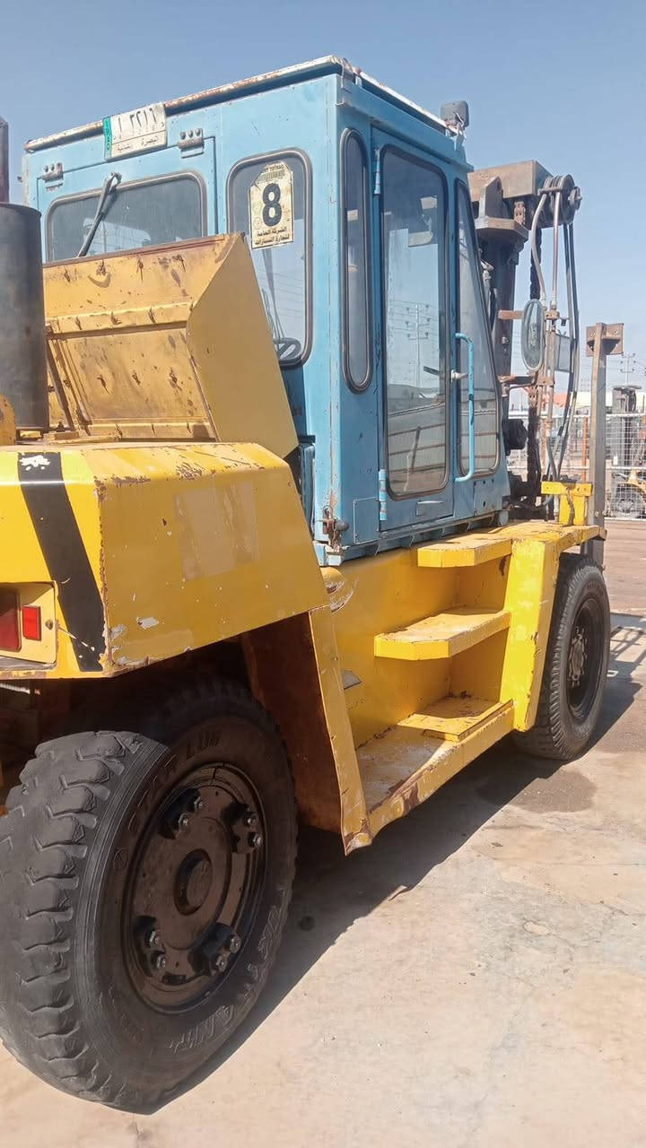 للبيع شوكية عشرة طن كوماتسوا محرك ازوزة رقم بصرة للأستفسار الأتصال على الرقم الآتي *********** او ***********
