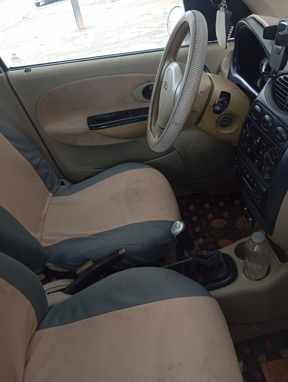 السلام عليكم للبيع كيو كيو مكفوله رقم نكليزي ماشيه 45 السعر 33 وبيه مجال رقم ***********
