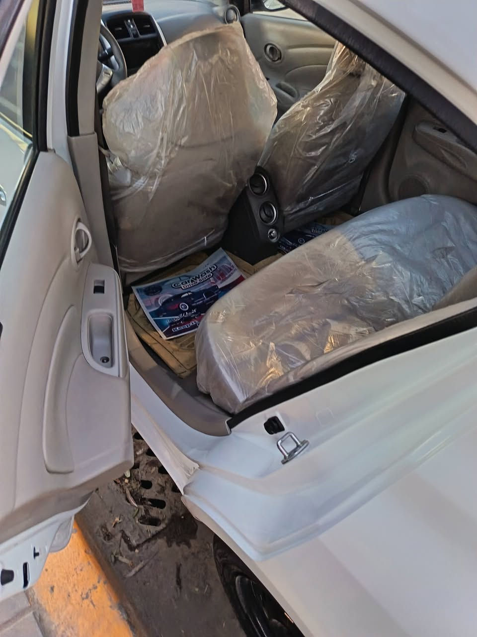 رقم إربيل الدولي
السعر 127$ وبي مجال بسيط
المواصفات 
اشاير مري 
يدات نيكل 
تحكم ستيرن جهتين 
تبريد خلفي 
داخل بيجي
حساس خلفي 
كاميرا 📷 
أواكس 
بلوتوث 
بريك AB
‏ماشية 23 الف 
￼***********
