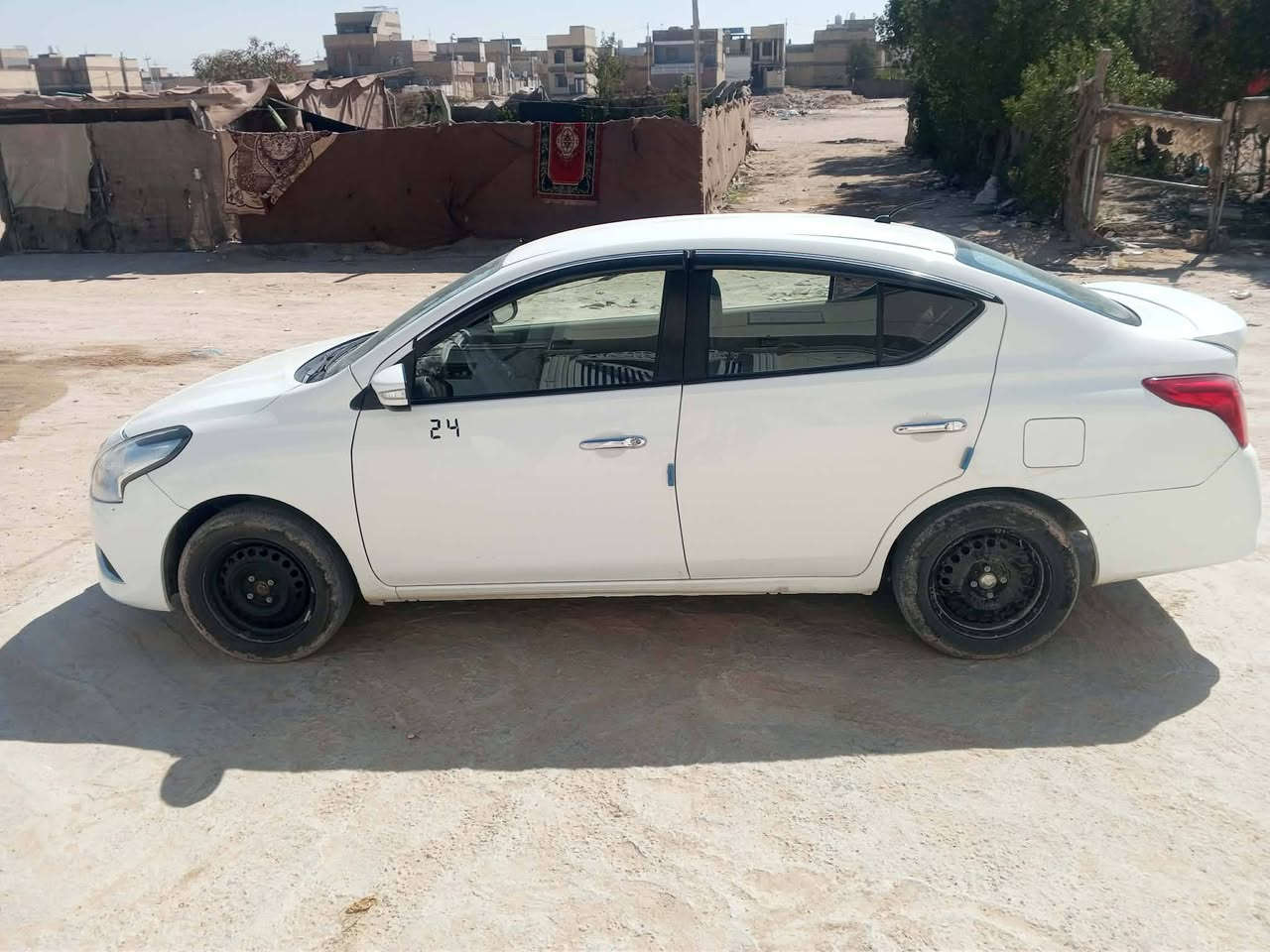 صني مديل 24 رقم اربيل تحويل وكاله حالين وكاله بسمي 
كير ومحرك شرط تبريد ثلج تخم تاير جديد صار شهر من 
بدلته ملاحظه بيه الباب الخلفي مبدل وبيه بارد بل جنطه 
سياره جديده ومال جناي سعر 112 وبيه مجال الشراي 
*********** مكان سياره نجف حي نداء
