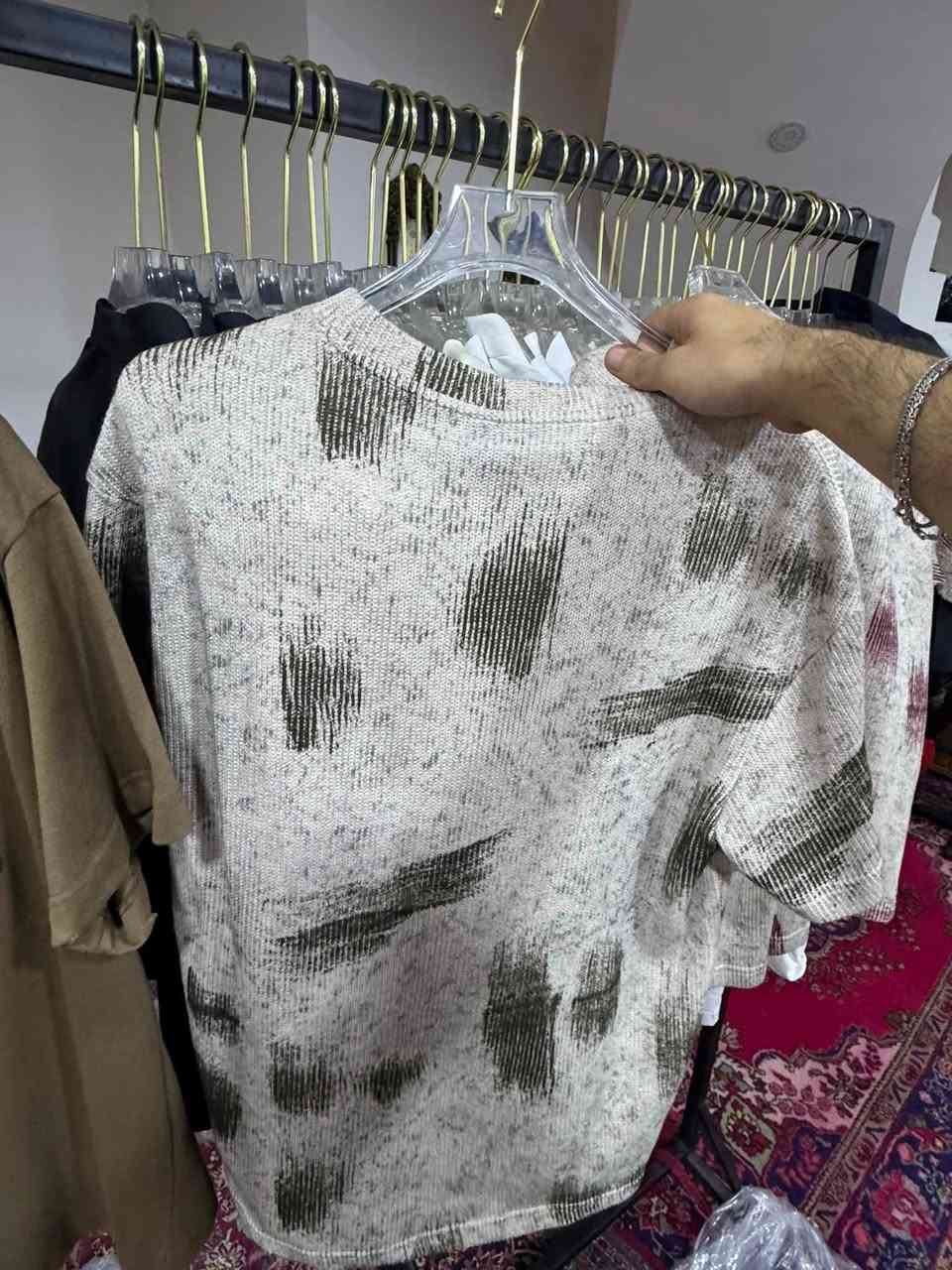 السلام عليكم ملابس جمله للبيع كلها تركي وماركات سبب البيع صفيت المحل ومعروفه اسعار الجمله مالتهن اريد شي علشي القطعه ب5 مكاني بغداد الاعظمية اي شي استفسار ***********
