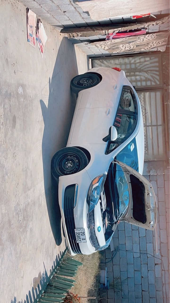 كيا ريو لفين 16سياره بيه صبغ قطعتين سياره اليبل واحد كلشي مابدل بيه سعر 97وبيه مجال رقم ديالى رقمي ***********
