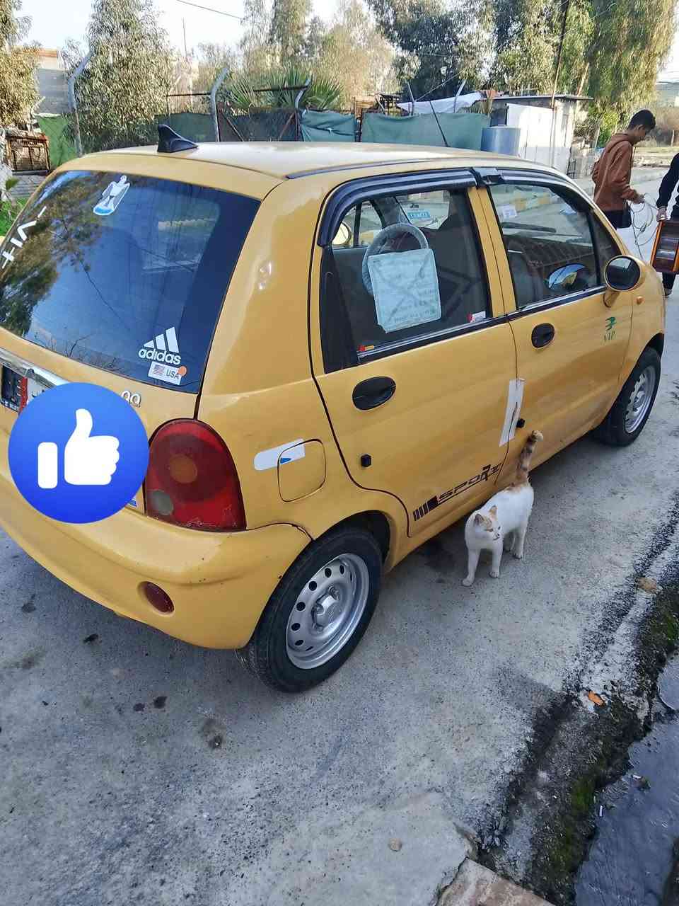 سلام عليكم QQ موديل 12 كابون بانزين رقم نينوى الماني 
سنويه 29 الا شهرين هيئه غرامات صفر 
 كير محرك شرط 
طخم تايرات جديد 
بدون ضرر شواصي تكم بدون معجون فقط طخه بسيطه من ورى البكلايت 
سعرها 30 بيها مجال بسيط خاص لاتراسلني 
أخوان مو شراي لاتخابرني وتسأل التفاصيل كلها مذكوره 
***********
***********
مكاني موصل حي الانتصار
