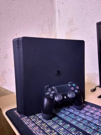 بلاي ستيشن 4 • ما مفتوح • بلاي ستيشن بلس