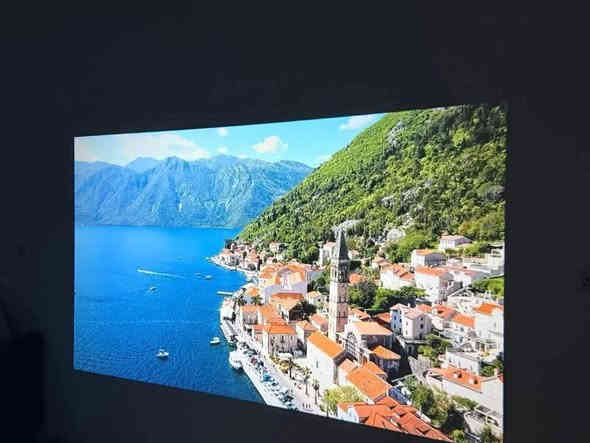 عرض البلاك فرايدي (BIack Friday) بلش ويانه 😍😍
منفذ عدد 2 HDMI /منفذ عدد 2 فلاش / منفذ AV / منفذ عدد 2 USB / يربط ستلايت / يربط بلي / تكدر تنزل عليه من طريق الفلاش / ينطي حت 4 متر عرض 

المعرف لا يعرف

للافلام والمباريات والتجربه السينمائية شي تحفه

ضمان 10 ايام اي خلل يتم الاستبدال

توفر  TOPTRO X7 

من افضل اجهزة الداتا شو  بسعر مناسب 

دقه 1080 تدعم 4k

600ansi lumen

سمارت نضام الاندرويد يوتيوب وبرامج 

تدعم اوتو فوكس تلقائي 

تدعم الغة العربية 

يربط على الموبايل 

يعمل على الكهرباء 

عمر العدسة 50000 ساعه

صوره تصل بمساحة 300 انج

مع خاصيه تكبير تصغير الصورة حسب احتياجك من المساحه

جديد اوبن بوكس 

للحجز عبر الخاص

***********
