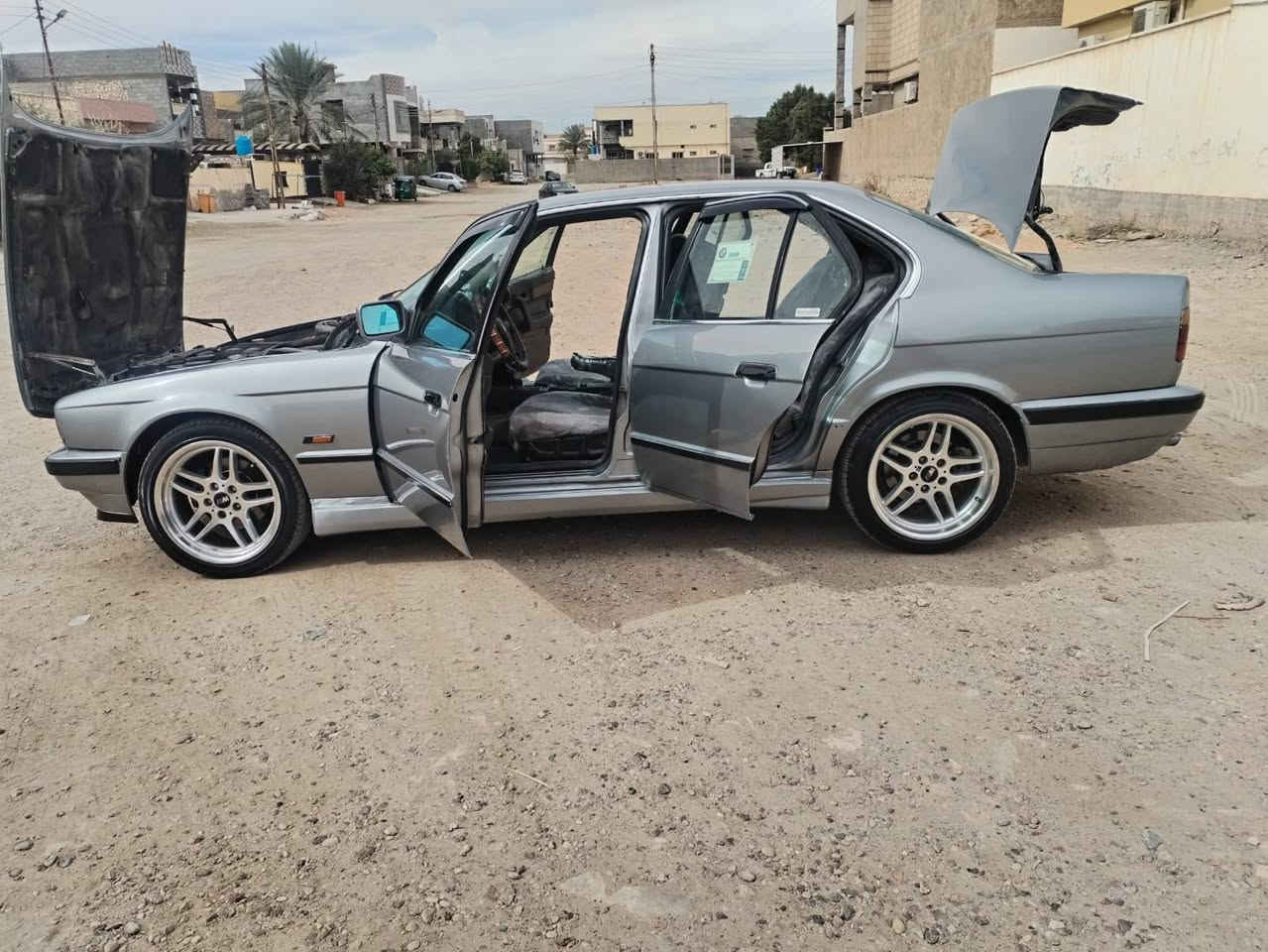 سيارة BMW مكلف بالنشر يراجى مراسلة الشخص المعني السعر 60 ورقة وبيها مجال ***********
