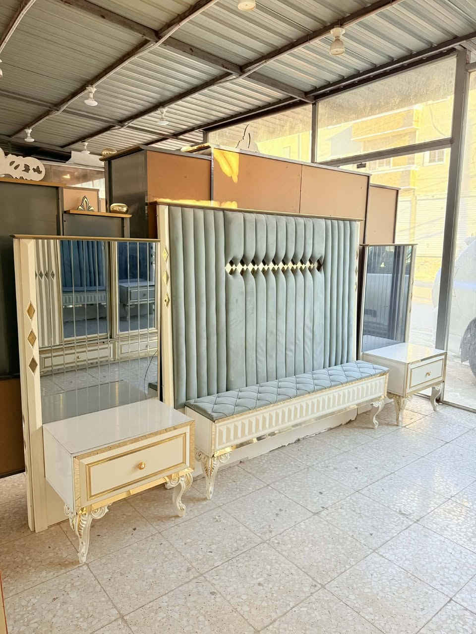 ✨ غرفة تركي 🇹🇷ملكي 👑  صبغ حراري  8 قطع 
 نظام سلايت 
سرير مخزن عملي
 ضهر بلوك
 قماش وتر بروف أصلي
✨ نظافة 80/💯
السعر  / 950 السعر ثابت
شد ونقل مجاني داخل بغداد
 توصيل للمحافظات بأسعار رمزية


**إذا كنت صاحب هذا الإعلان وتريد حذفه لأي سبب، رجاءا أرسل رسالة إلى الدعم الفني**