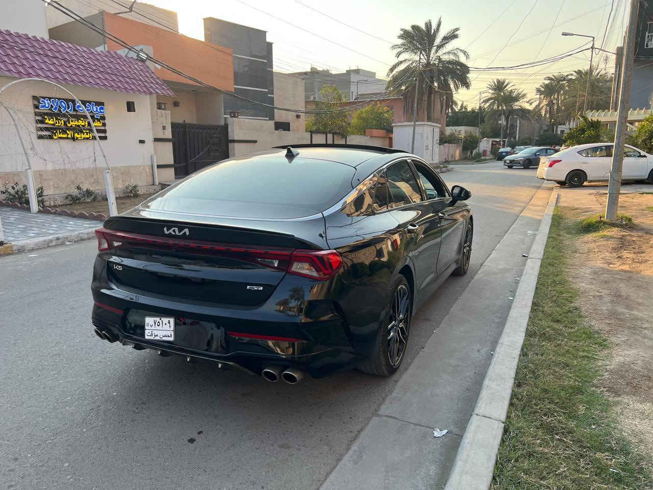 السلام عليكم عندي k5 مديل 2023 ماشالله كلش نظيفة رقم بغداد انكليزي باسمي وارد امريكي فول مواصفات محرك 2500 تيربو. ضررهه بند فقط مبدل ومصبوغ  و بامريكا رش فقط جاملغ وباب صفحة اليسرى السيارة غير هذا مابيهة الله شاهد المكان الدوره شارع 60 هذا رقمي ***********
