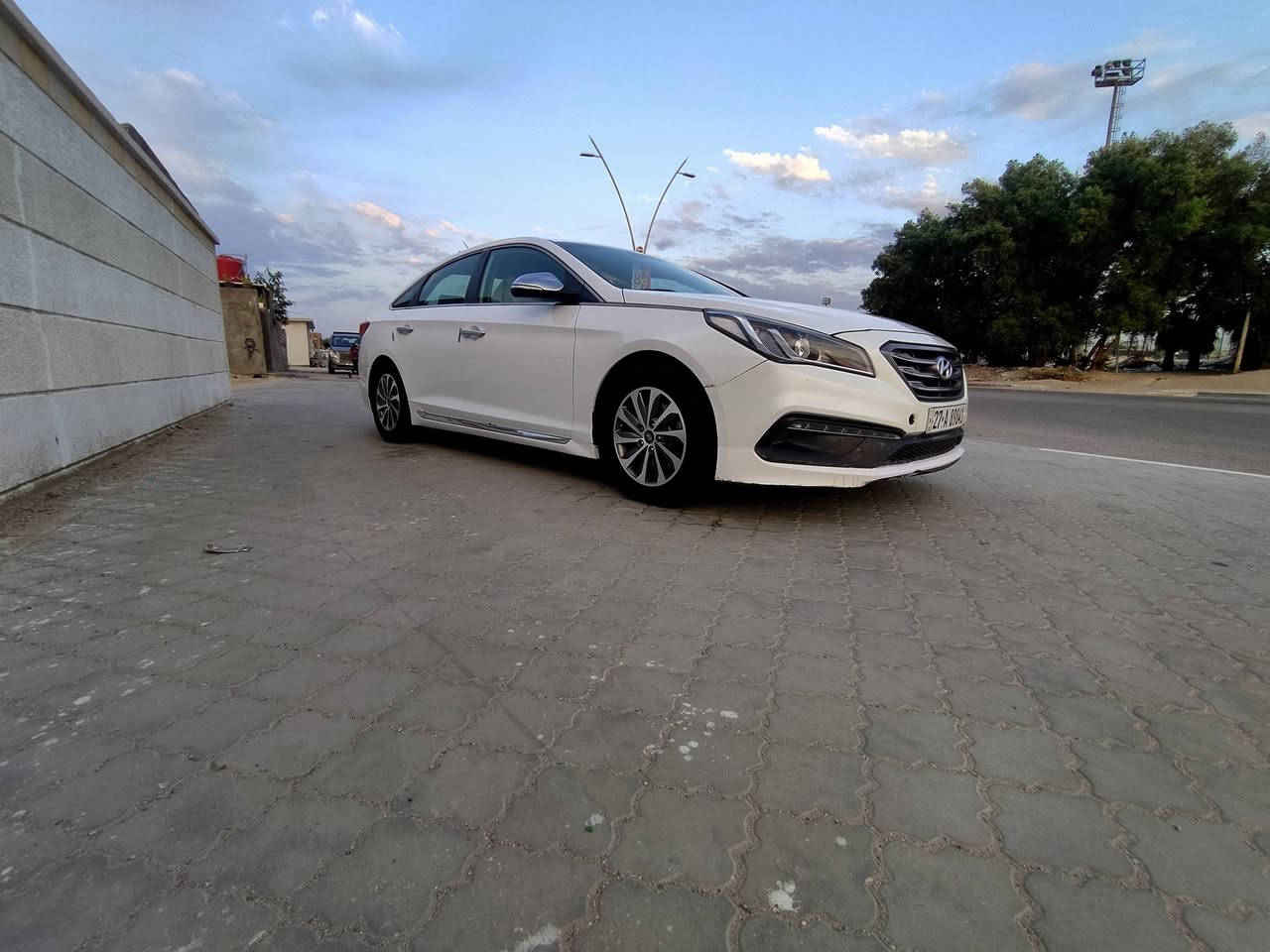 مكلفه بلنشر     سوناته ٢٠١٥ سبروت وارد امريكي سيارا داخله بدون حادث كلين لاغرق ولاشي داخله عطل ميكانيكي هنا بلعراق صاير بيه تبديل جاملغ امامي فقط بدون لاارباك ولادواخل ليبل واحد  سيارا جديده بمعنه الكلمه وجاهزه من كلشي مكينه بلاديه مال كصه لامفتوحه ولامعلايه  سيارا حرا تحويل رقم نكليزي وبنسبه للمواصفات سبورت يعني
لدات اماميه خلفيه
اشاره بلمري
نيكل بلاد
شاشه وكامرا بلاديه مالته
دسك امامي خلفي 
داخل لونين بيجي واسود
كشن كهربائي وتدفئه بلكشنات
فول تحكمات +٣ انضمة قياده 
سيارا حلوا وجديده ولاحلى مابيه ضربه سيارا  بنسبه للسعر ١٢٢ وبيه مجال      رقم ابو السيارا ***********
