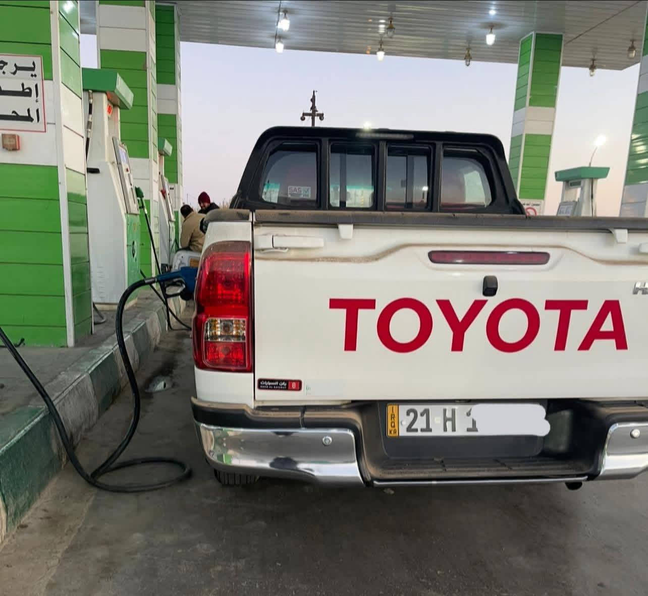 السلام عليكم تيوتا هايلوكس 2021 اوتماتيك رقم سليمانية ماشيه 80سنويه جديده 2027 مكانهه ديالى ***********
