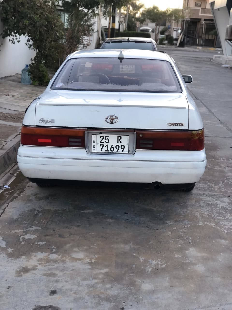 سلام عليكم للبيع سيارة بطه موديل 1994 رقم جديد نكليزي كركوك هزه جديده تخم تاير شاشه كامره صقف مقلف سيارة بيه قطعتين فقط الجملاقات الخلفيه واحد كص الوجه بدون دواخل والثاني ربع رش صبغ  كير مكينة حاويه المكان كركوك  السعر (60) بيه مجال رقم الهاتف ***********
