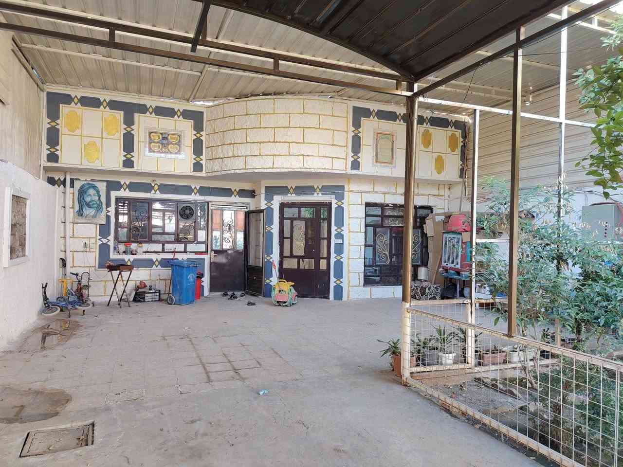 سلام عليكم بيت البيع مساحه ٣٠٠ متر طابو ملك صرف منطقة الانتصار مقابل مستشفى حماد شهاب سعر ٢٠٠ وبي مجال الاستفسار اتصل ***********
