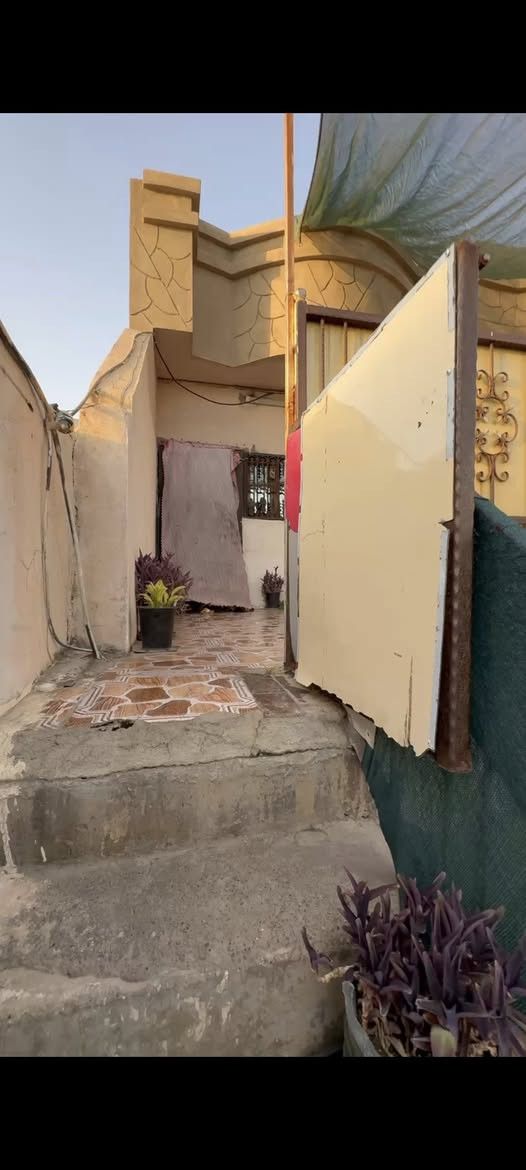 مكتب السيد للعقارات 🏡

🔹 للبيع – دار تجاري طابقين ( يصلح ك مجمع طبي او مدرسه او روضة او مجمع سكني ) 🔹
📐 المساحة: 300 متر
📍 الموقع: حي الواسطى – مقابل محطه السلام 
✅ بناء قديم والطابق الثاني حديث – جاهز للسكن – تشطيب راقي
💯 فرصة مميزة للتمليك
💸 #بسعر_مغري_جدا- ومناسب -جدا

📞 للاستفسار:
📱 ***********
📱 ***********

📌 عنوان المكتب:
حي الواسطي - قرب حسينية جعفر الصادق
