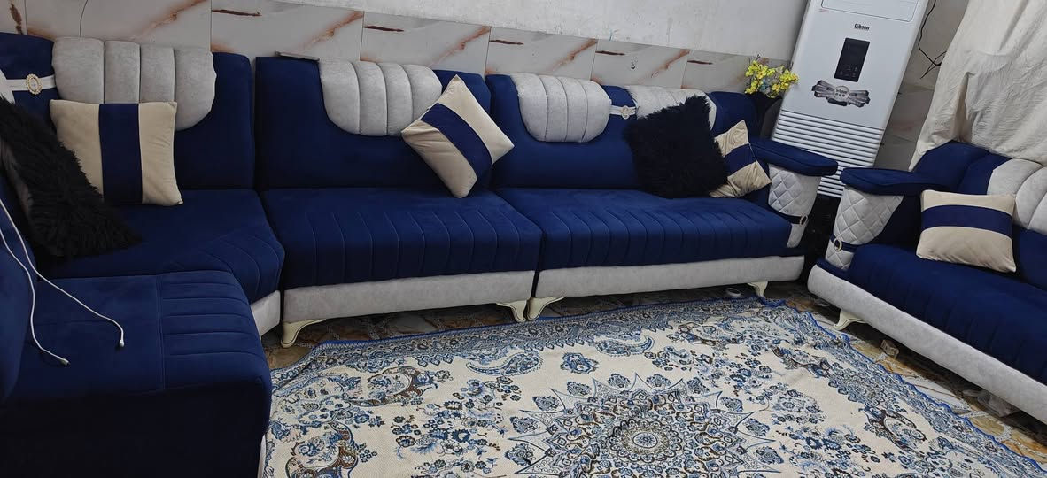 ديوان 10 مقاعد  نظافه فول
الحر الصغير 
السعر 275
***********
