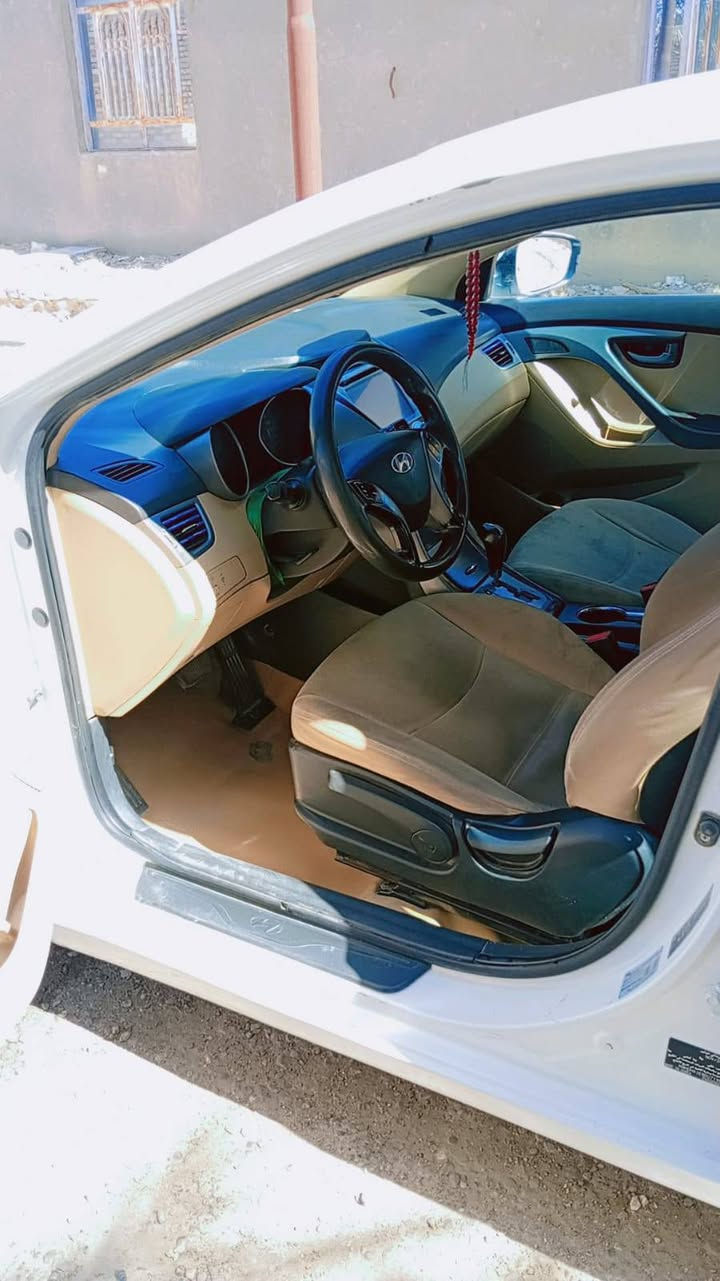 السلام عليكم انترا موديل 2013 خليجي محرك 1800 بسمي رقم نكليزي تحويل ثاني يوم محرك كير توني شادهن صارلهن 3 اشهر حداديه سعر 92 وبيه مجال ***********
