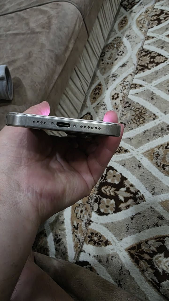 ايفون 15 برو ماكس
دبل سيم 
جهاز مكفول من كلشي  لوك
بطاريه 89
جهاز استخدام قلليل سعر مليون و 100 او مراوس الي ما يفيده لا يسوي حاله ابو زيد الهلالي براسي 
تواصل ***********
           ***********
