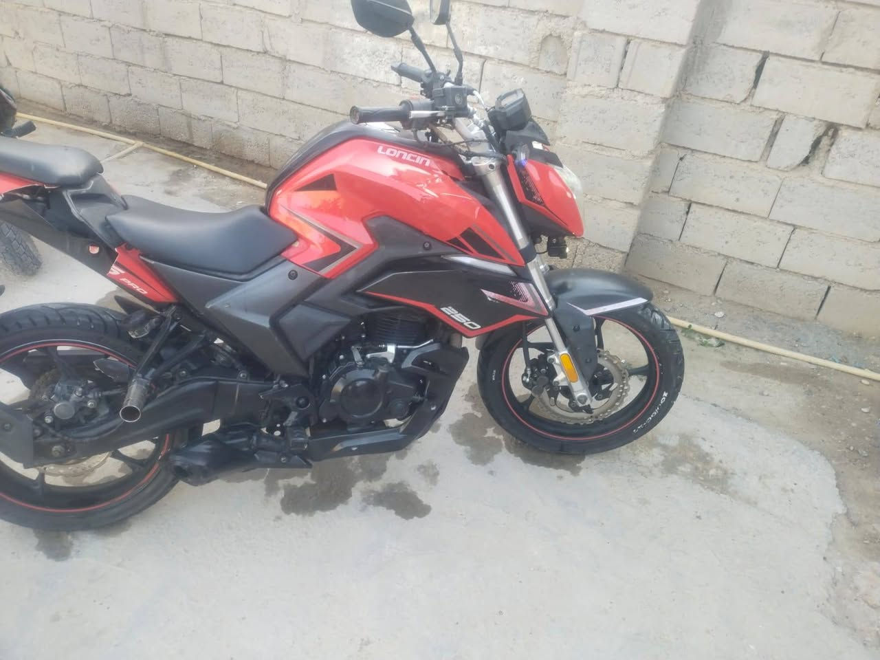 سلام عليكم دراجه لبيع مرقمه كامله من كلشي مكانه فلوجة ***********
