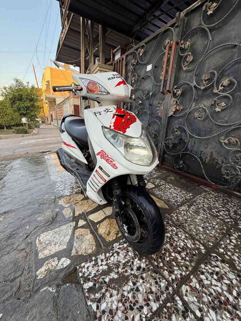 السلام عليكم سكنس فحل كابريتر للبيع ٧٠٠ وبيه مجال للتواصل خاص او عل رقم ***********
الدراجه كامله مكمله نقص بس تريشه يسره و جاملغ
و السوادات ملحه بس لان توني غاسله مابينه
كل كهرباياته تشتغل الدراجه نكره سلف و هندر بلاديه بس الكفرات رياضي و الدبلا الخلفيه هم رياضي
