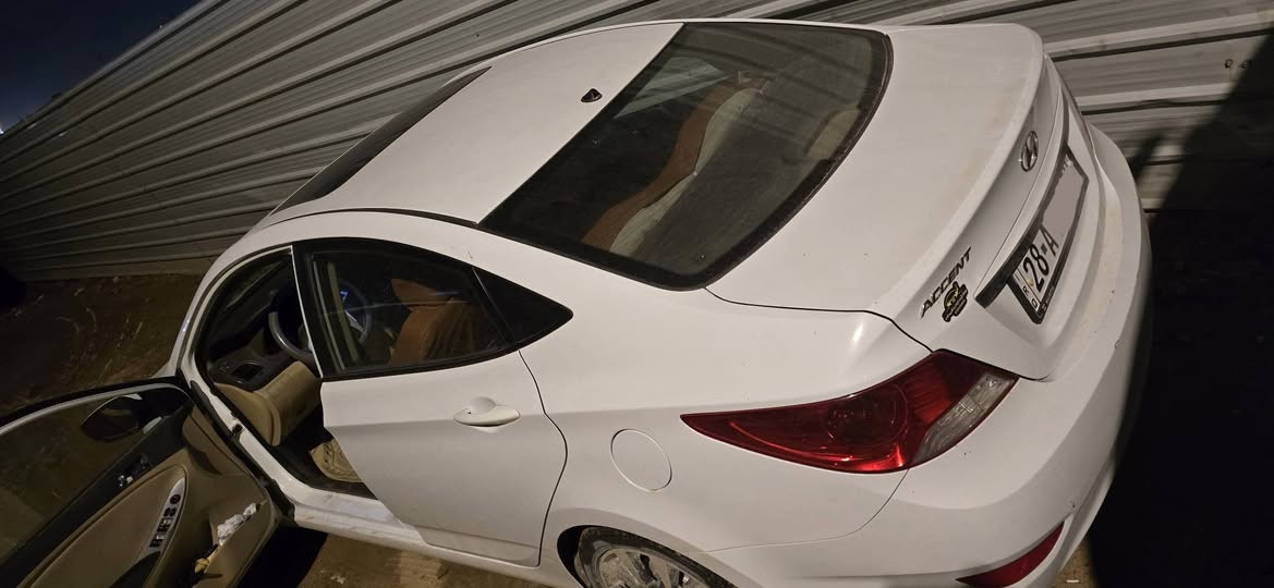 اكسنت ٢٠١٤ خليجي كفالة عامه 
محرك 1600  قطرتين 
فتحه
اشاير بالمري 
تحكم جهتين
تبريد ثلج
رقم نجف دولي باسمي 
هزة جديدة 
حدادية وتايرات وباتري كله جديد 
السعر ١١٧ وبيها مجال


**إذا كنت صاحب هذا الإعلان وتريد حذفه لأي سبب، رجاءا أرسل رسالة إلى الدعم الفني**